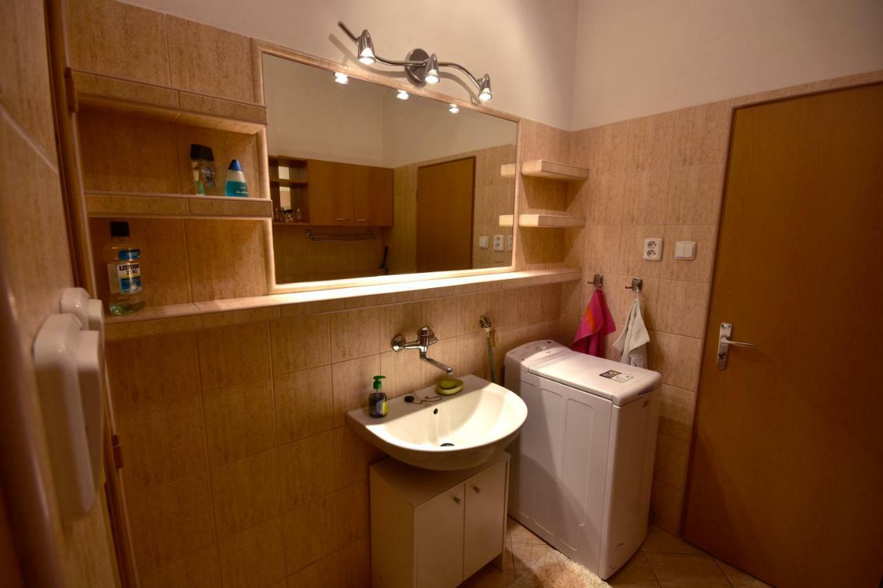 Privat Bea Apartment Podturen Exterior photo