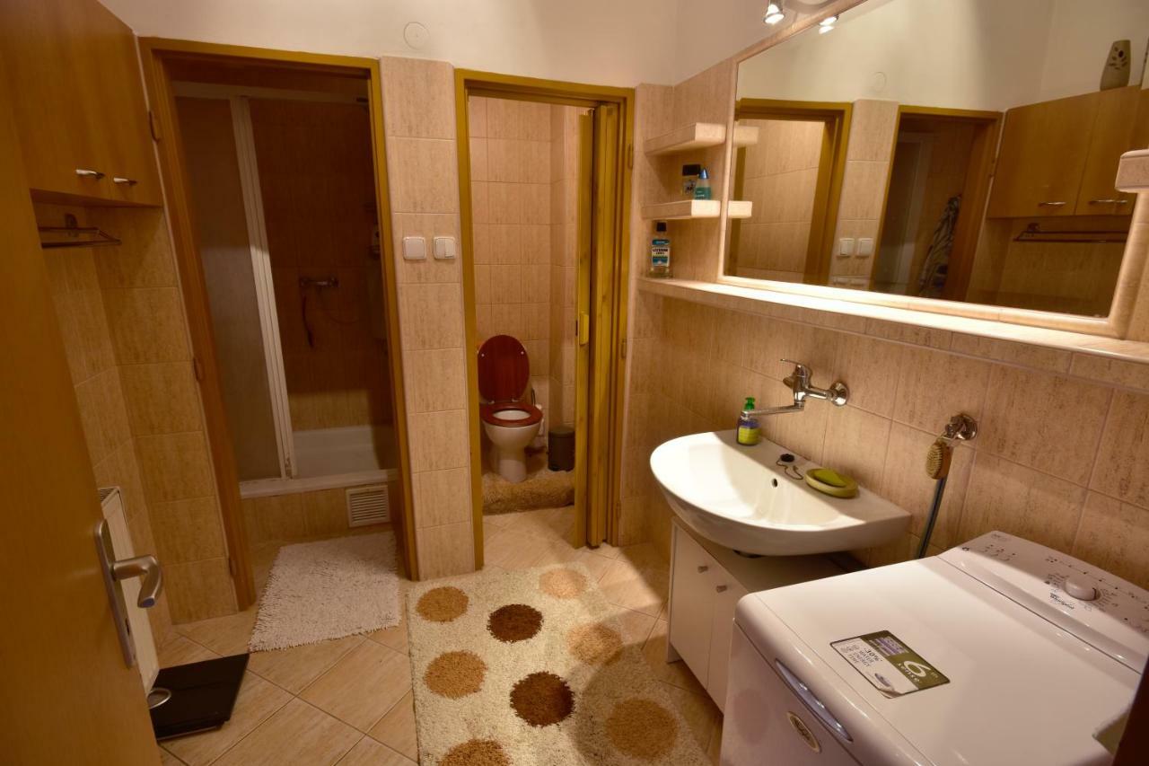 Privat Bea Apartment Podturen Exterior photo