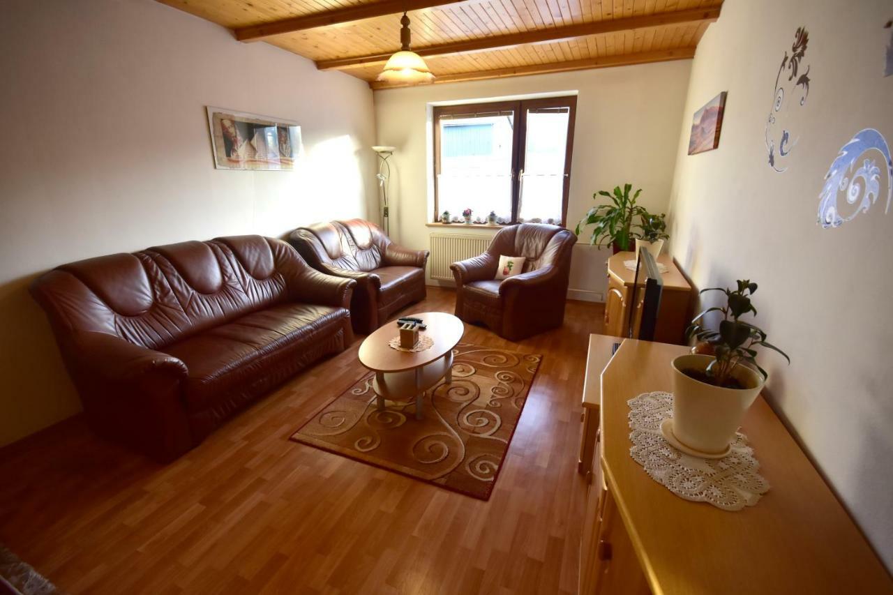 Privat Bea Apartment Podturen Exterior photo